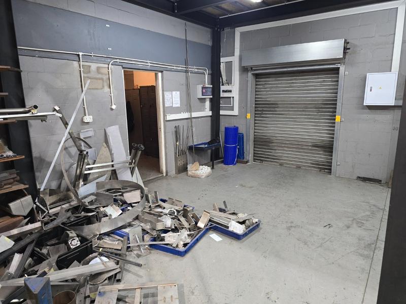 To Let commercial Property for Rent in Killarney Gardens Western Cape